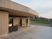 Einladend: das Dachgeschoss und die Dachterrasse des Neubaus
