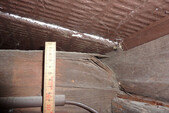 Unterstützung für Weinkellerbalken vor der Sanierung