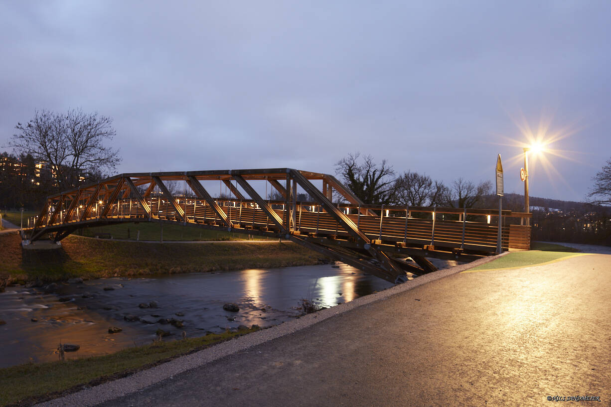 La passerelle pour piétons et cyclistes Tüfisteg