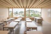Wooden classroom
photo ©Primula Bosshard